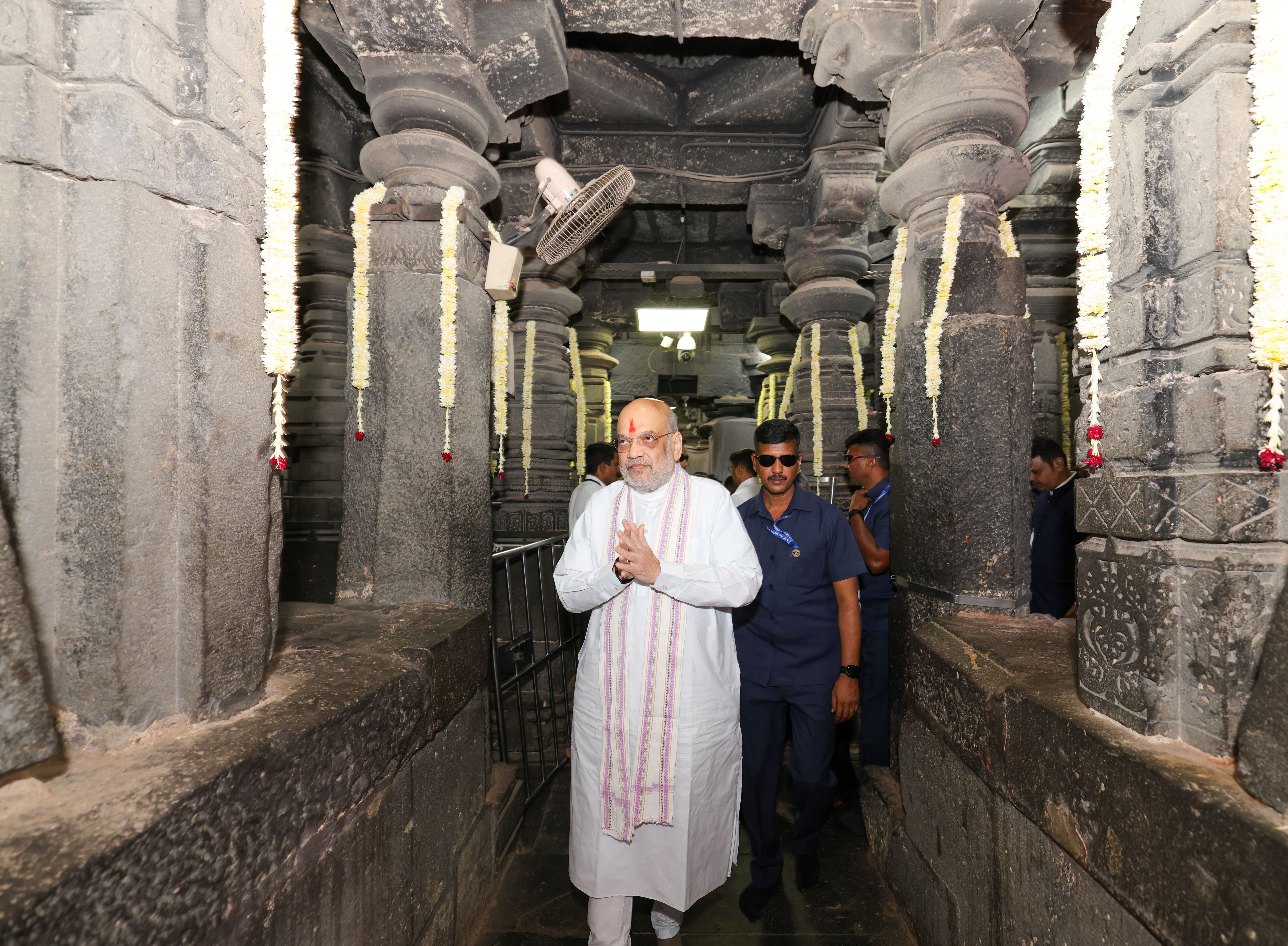 Union Home Minister and Minister of Cooperation Shri Amit Shah Visited the sacred Shakti Peeth Shri Ambabai Mahalakshmi Temple  in Kolhapur, Maharashtra, and offered prayers while seeking the blessings of the Goddess.