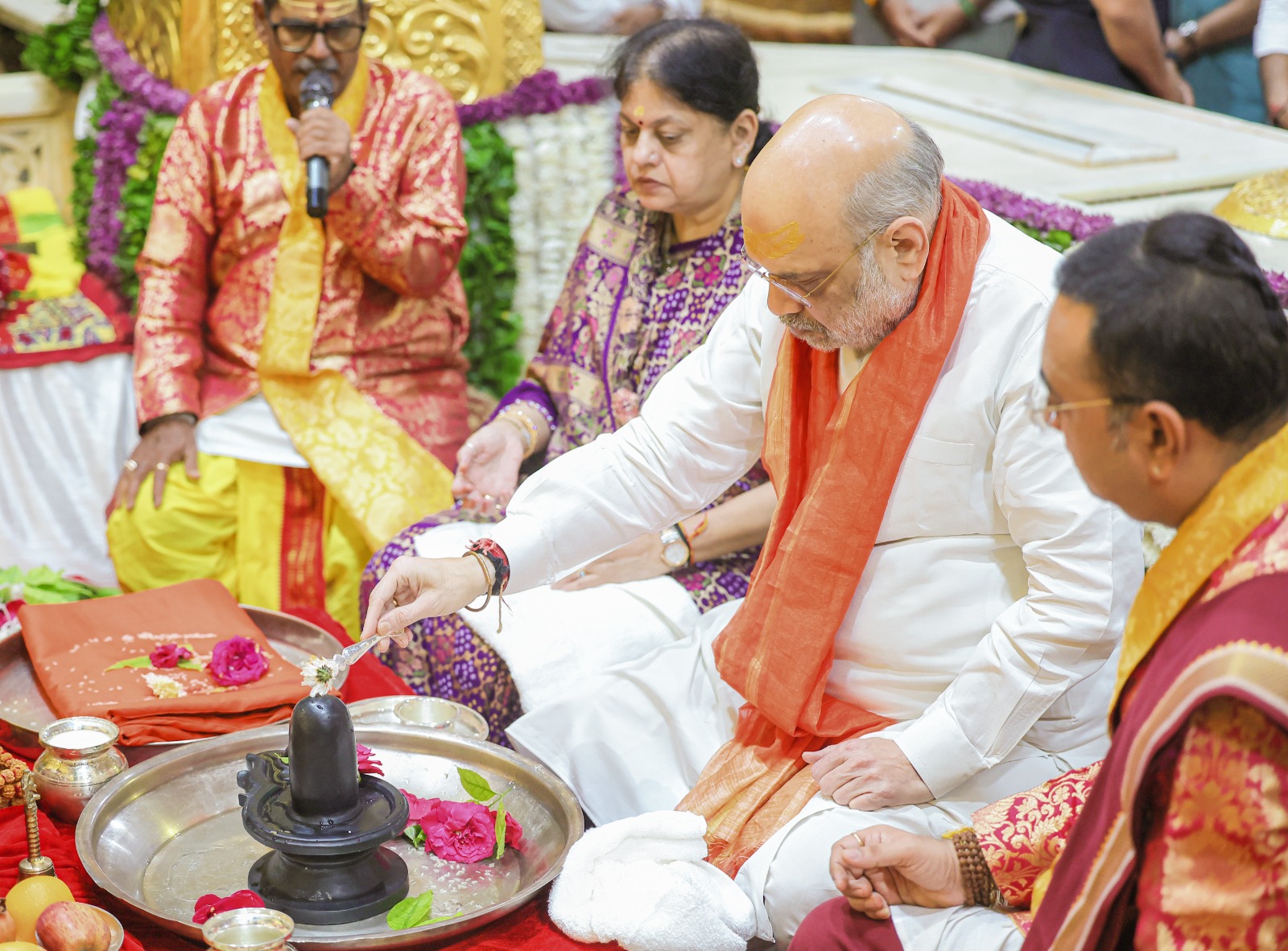 Union Home Minister and Minister of Cooperation, Shri Amit Shah, visits the Somnath Mahadev Temple in Gujarat and prays for the happiness, prosperity, and well-being of all.