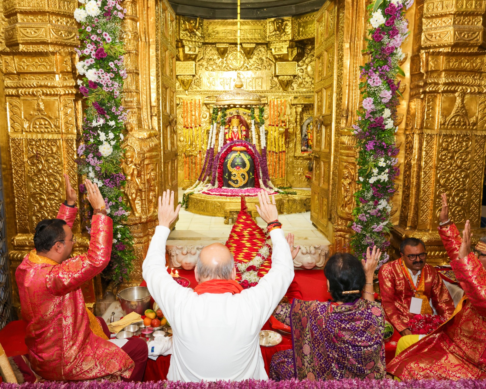 Union Home Minister and Minister of Cooperation, Shri Amit Shah, visits the Somnath Mahadev Temple in Gujarat and prays for the happiness, prosperity, and well-being of all.